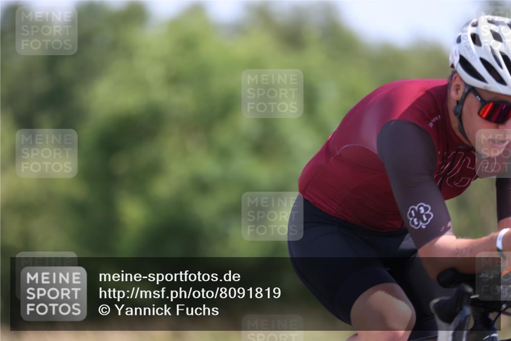 22.06.2025 - Viking Triathlon Yannick Fuchs http://msf.ph/oto/8091819 22.06.2025 11:11:47 Radfahren 3, 11, 33, 152, 347, 604 meine-sportfotos.de
