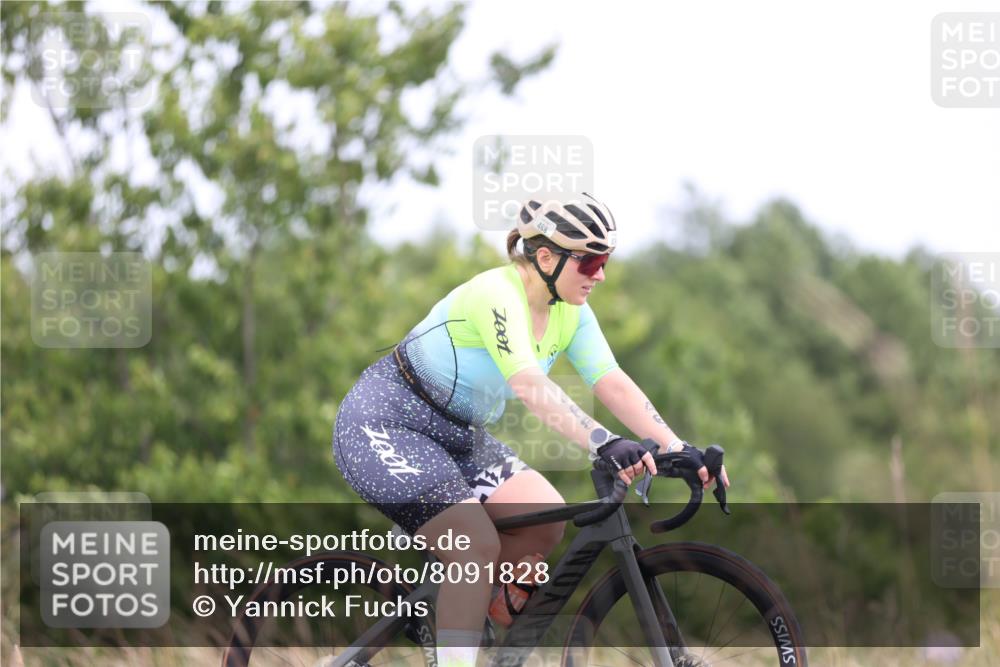 22.06.2025 - Viking Triathlon Yannick Fuchs http://msf.ph/oto/8091828 22.06.2025 13:29:54 Radfahren 74, 102, 468 meine-sportfotos.de