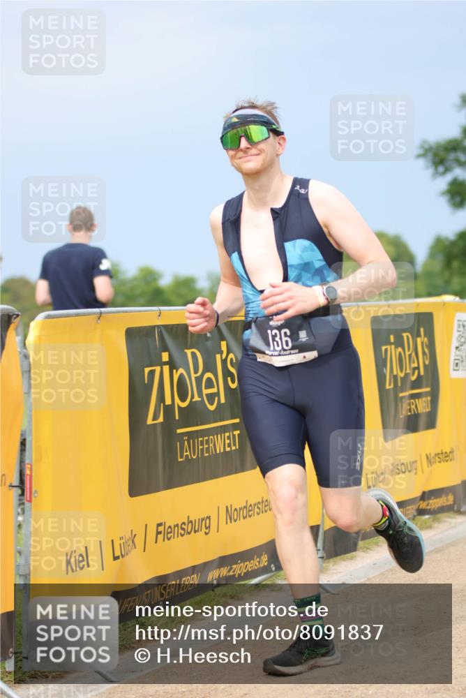 22.06.2025 - Viking Triathlon H.Heesch http://msf.ph/oto/8091837 22.06.2025 17:02:37 Laufen 136 meine-sportfotos.de