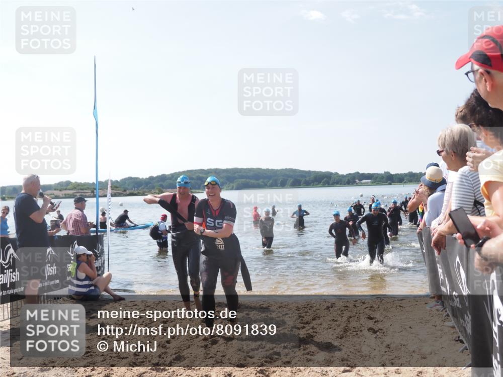 22.06.2025 - Viking Triathlon MichiJ http://msf.ph/oto/8091839 22.06.2025 10:38:55 Schwimmen 26, 40, 57, 135, 148, 181, 185, 210, 211, 315, 327, 336, 408, 416, 451 meine-sportfotos.de