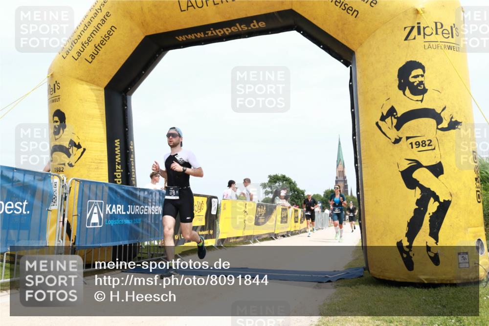 22.06.2025 - Viking Triathlon H.Heesch http://msf.ph/oto/8091844 22.06.2025 13:47:12 Laufen 88, 378, 398, 412, 455 meine-sportfotos.de