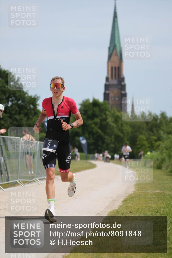 22.06.2025 - Viking Triathlon H.Heesch http://msf.ph/oto/8091848 22.06.2025 13:01:21 Laufen 5 meine-sportfotos.de