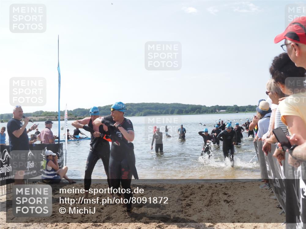 22.06.2025 - Viking Triathlon MichiJ http://msf.ph/oto/8091872 22.06.2025 10:38:55 Schwimmen 26, 40, 57, 135, 148, 181, 185, 210, 211, 315, 327, 336, 408, 416, 451 meine-sportfotos.de