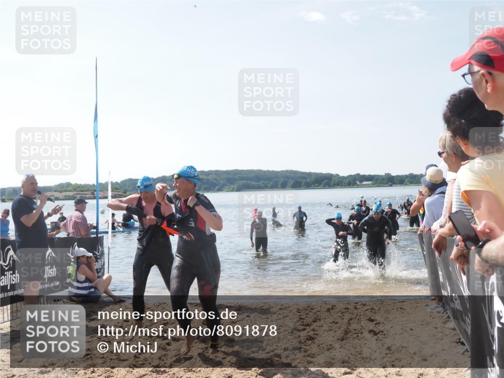 22.06.2025 - Viking Triathlon MichiJ http://msf.ph/oto/8091878 22.06.2025 10:38:56 Schwimmen 26, 40, 57, 135, 148, 181, 185, 210, 211, 327, 336, 408, 416, 451, 654 meine-sportfotos.de