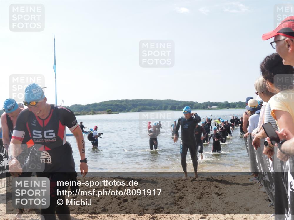 22.06.2025 - Viking Triathlon MichiJ http://msf.ph/oto/8091917 22.06.2025 10:38:57 Schwimmen 26, 40, 57, 79, 135, 148, 181, 185, 210, 211, 336, 408, 416, 451, 654 meine-sportfotos.de