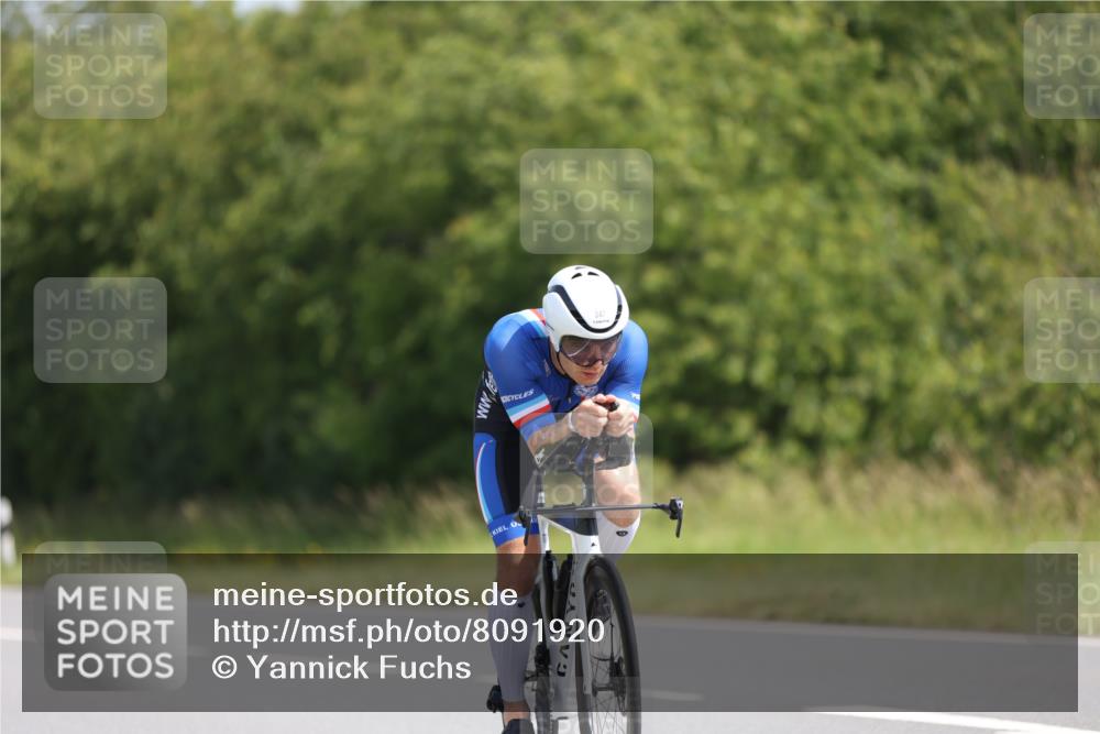 22.06.2025 - Viking Triathlon Yannick Fuchs http://msf.ph/oto/8091920 22.06.2025 11:11:52 Radfahren 3, 347, 489, 604 meine-sportfotos.de