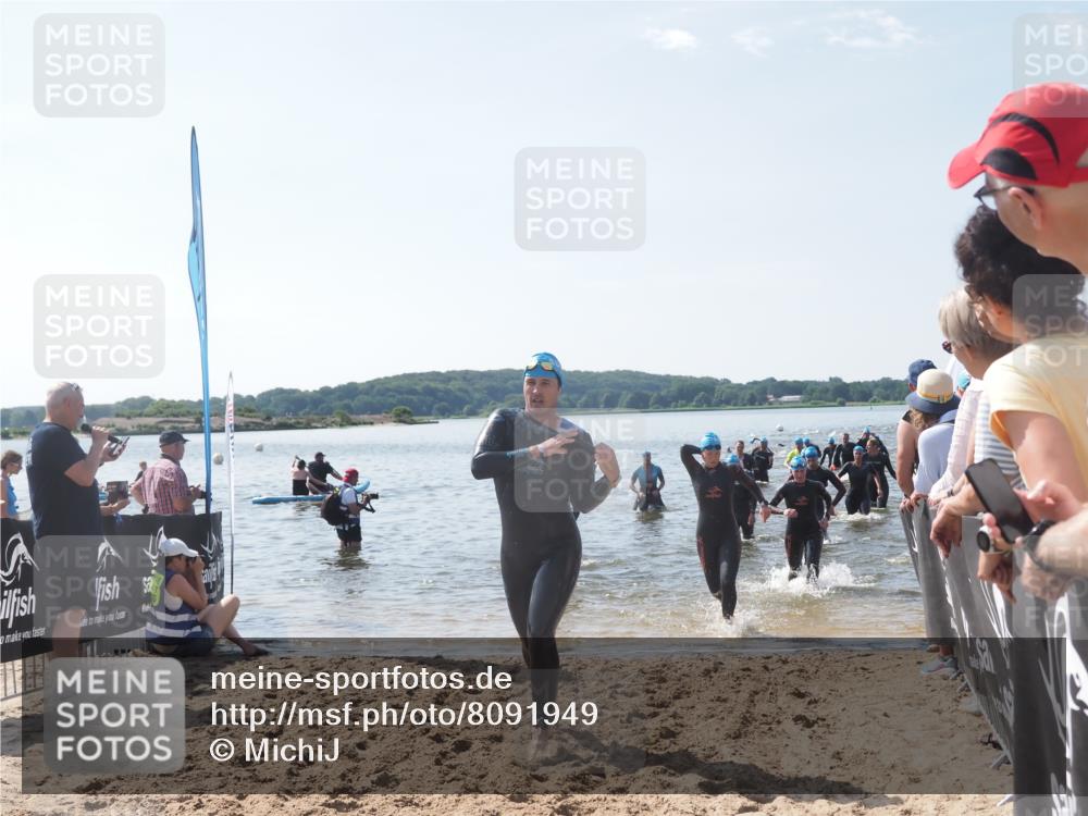 22.06.2025 - Viking Triathlon MichiJ http://msf.ph/oto/8091949 22.06.2025 10:38:58 Schwimmen 26, 40, 57, 79, 135, 148, 181, 185, 210, 211, 336, 408, 416, 451, 654 meine-sportfotos.de