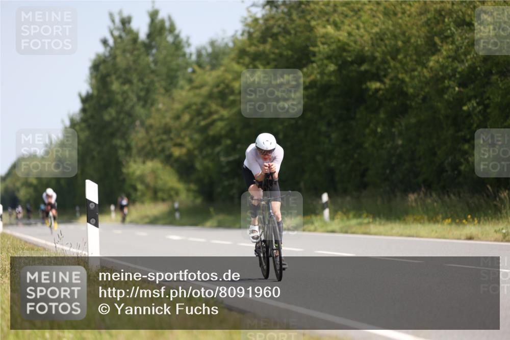 22.06.2025 - Viking Triathlon Yannick Fuchs http://msf.ph/oto/8091960 22.06.2025 11:12:53 Radfahren 99, 133, 168, 213, 362, 381, 406 meine-sportfotos.de