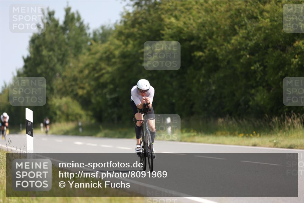 22.06.2025 - Viking Triathlon Yannick Fuchs http://msf.ph/oto/8091969 22.06.2025 11:12:53 Radfahren 99, 133, 168, 213, 362, 381, 406 meine-sportfotos.de