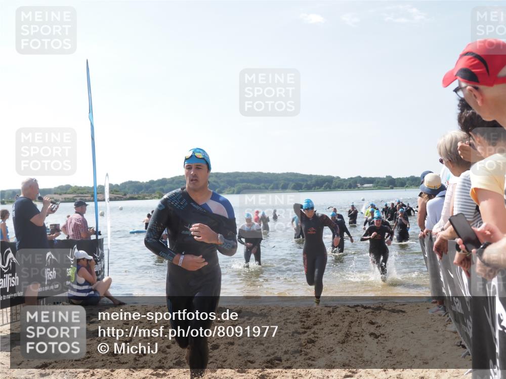 22.06.2025 - Viking Triathlon MichiJ http://msf.ph/oto/8091977 22.06.2025 10:38:59 Schwimmen 26, 40, 57, 79, 135, 148, 181, 185, 210, 211, 336, 351, 408, 416, 451, 654 meine-sportfotos.de