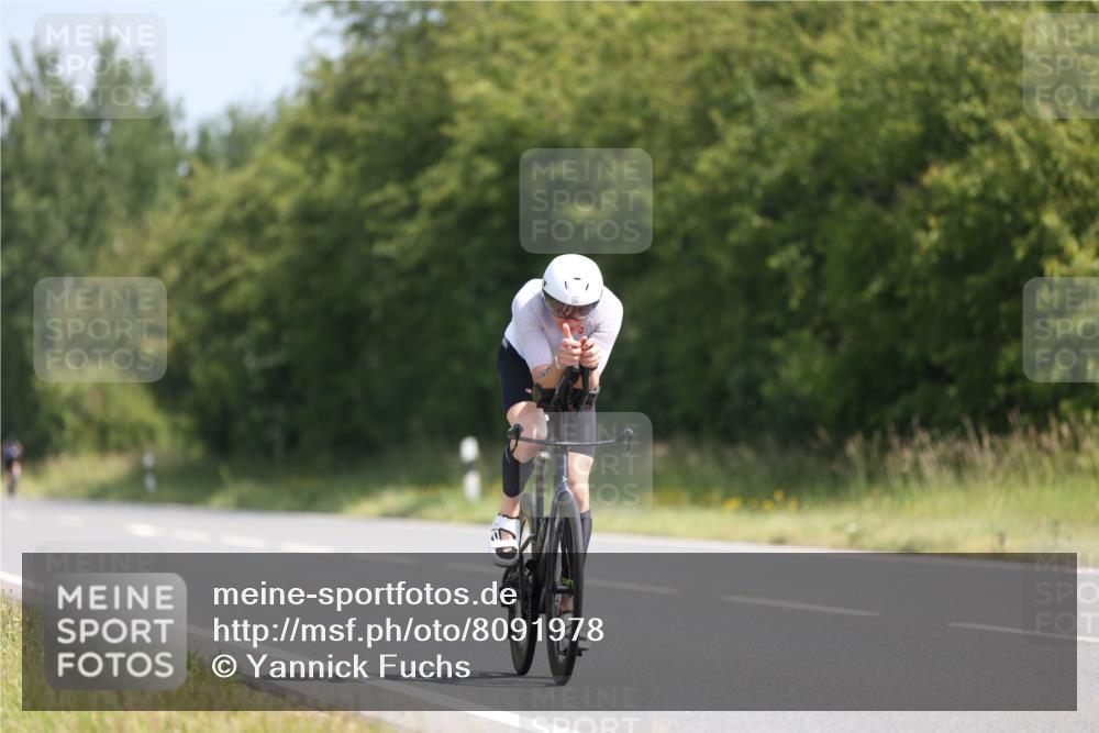 22.06.2025 - Viking Triathlon Yannick Fuchs http://msf.ph/oto/8091978 22.06.2025 11:12:54 Radfahren 99, 133, 168, 213, 381, 406 meine-sportfotos.de