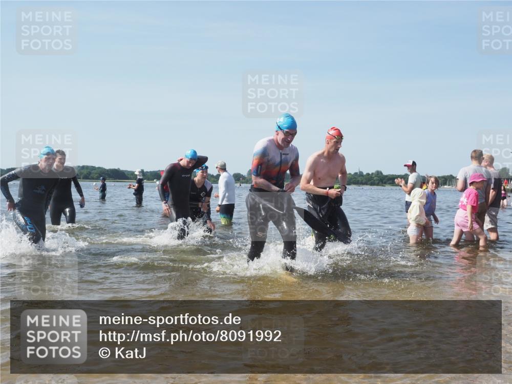 22.06.2025 - Viking Triathlon KatJ http://msf.ph/oto/8091992 22.06.2025 10:28:03 Schwimmen 14, 90, 178, 196, 289, 367, 401, 616 meine-sportfotos.de
