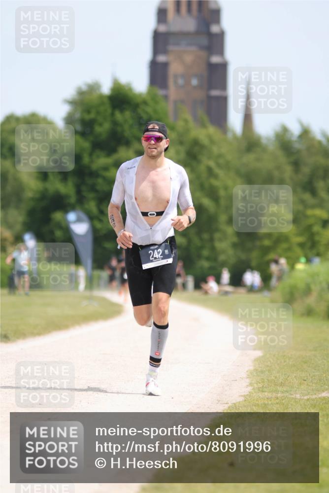 22.06.2025 - Viking Triathlon H.Heesch http://msf.ph/oto/8091996 22.06.2025 13:01:30 Laufen 242 meine-sportfotos.de
