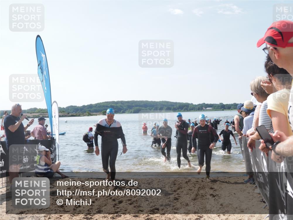 22.06.2025 - Viking Triathlon MichiJ http://msf.ph/oto/8092002 22.06.2025 10:39:04 Schwimmen 26, 40, 57, 79, 148, 181, 185, 210, 295, 351, 408, 416, 451, 654 meine-sportfotos.de