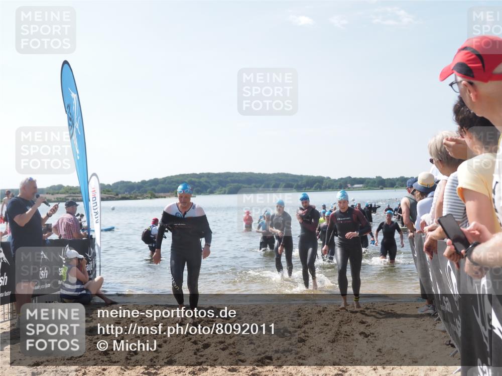 22.06.2025 - Viking Triathlon MichiJ http://msf.ph/oto/8092011 22.06.2025 10:39:04 Schwimmen 26, 40, 57, 79, 148, 181, 185, 210, 295, 351, 408, 416, 451, 654 meine-sportfotos.de