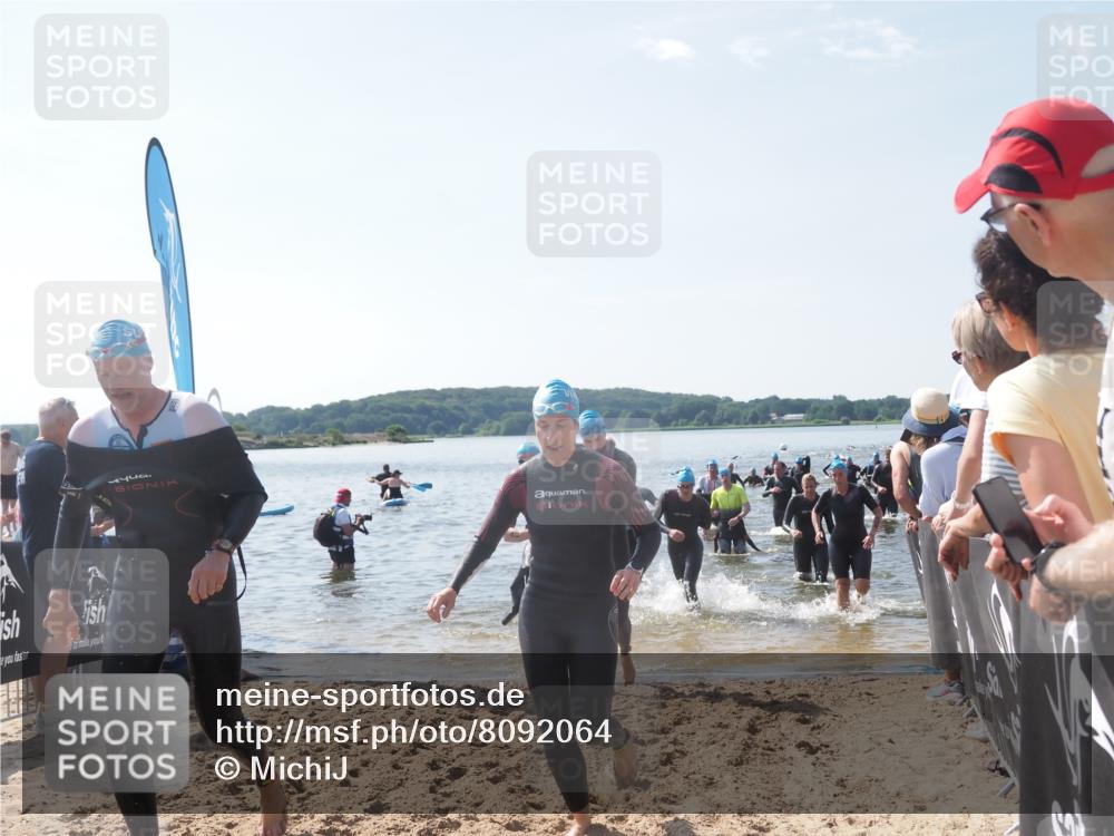 22.06.2025 - Viking Triathlon MichiJ http://msf.ph/oto/8092064 22.06.2025 10:39:05 Schwimmen 26, 40, 57, 79, 148, 181, 185, 210, 276, 295, 351, 408, 416, 451, 654 meine-sportfotos.de