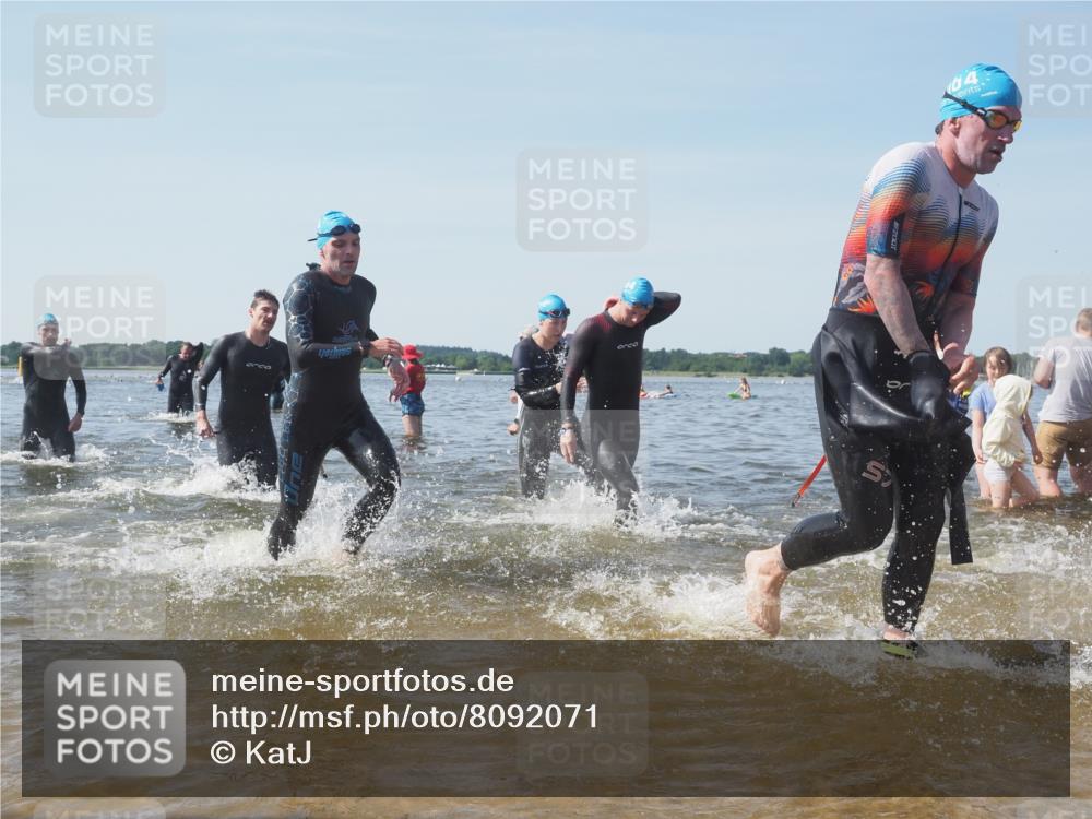 22.06.2025 - Viking Triathlon KatJ http://msf.ph/oto/8092071 22.06.2025 10:28:04 Schwimmen 14, 90, 178, 196, 289, 367, 401, 616 meine-sportfotos.de