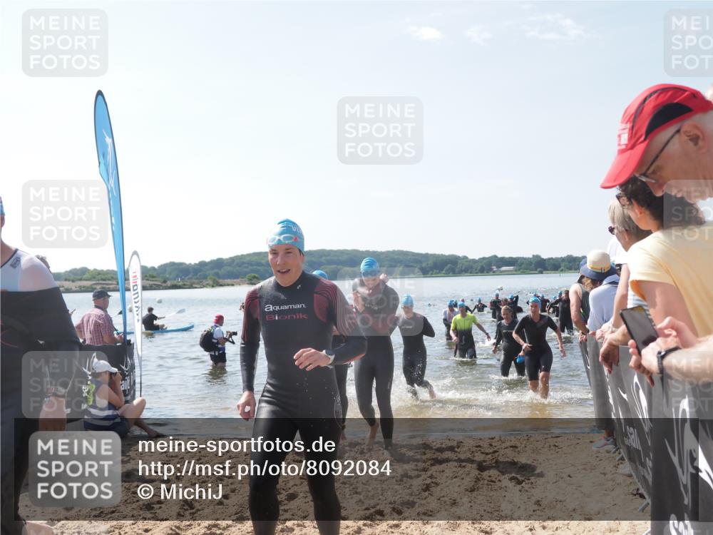 22.06.2025 - Viking Triathlon MichiJ http://msf.ph/oto/8092084 22.06.2025 10:39:06 Schwimmen 40, 57, 79, 148, 181, 182, 185, 210, 276, 295, 351, 386, 408, 416, 451, 536, 654 meine-sportfotos.de