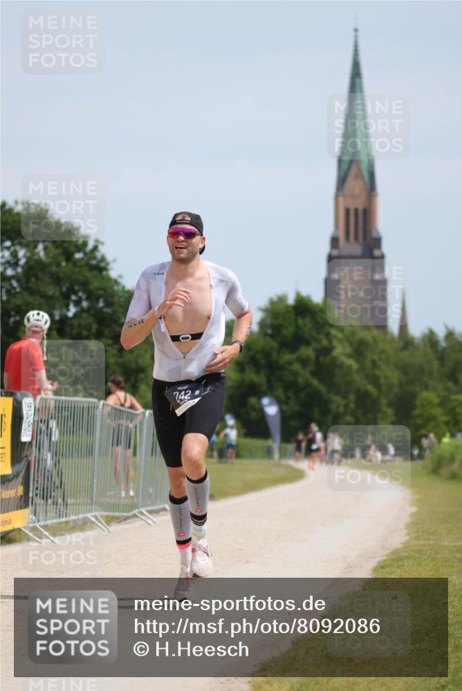 22.06.2025 - Viking Triathlon H.Heesch http://msf.ph/oto/8092086 22.06.2025 13:01:32 Laufen 242 meine-sportfotos.de