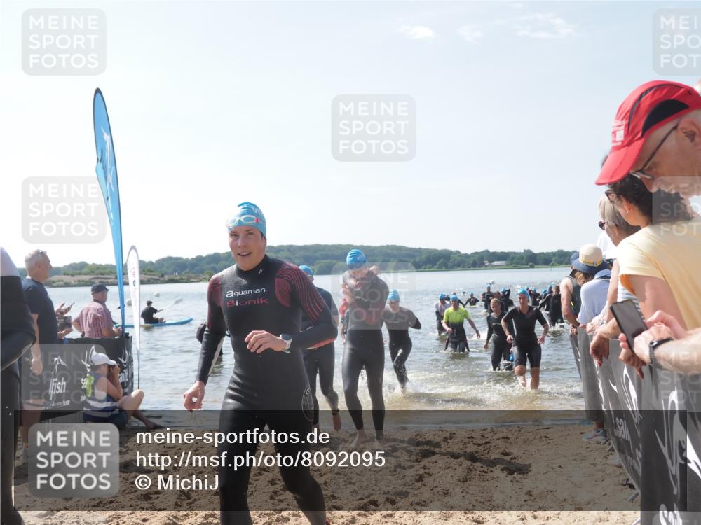 22.06.2025 - Viking Triathlon MichiJ http://msf.ph/oto/8092095 22.06.2025 10:39:06 Schwimmen 40, 57, 79, 148, 181, 182, 185, 210, 276, 295, 351, 386, 408, 416, 451, 536, 654 meine-sportfotos.de