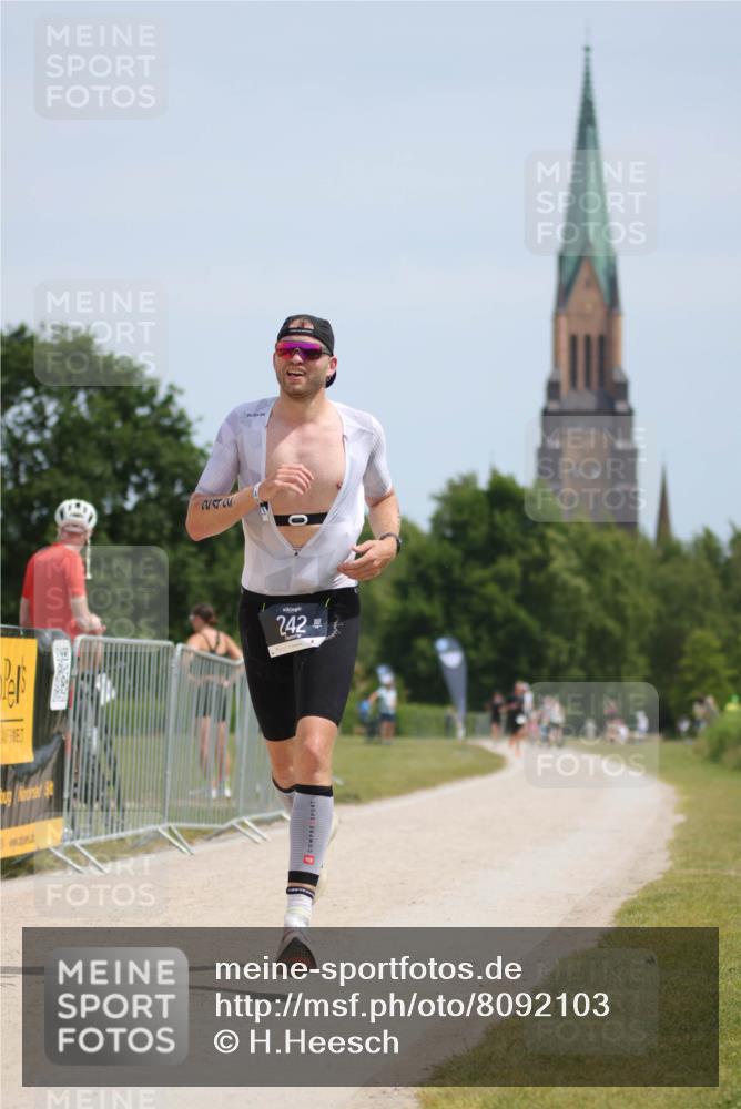 22.06.2025 - Viking Triathlon H.Heesch http://msf.ph/oto/8092103 22.06.2025 13:01:32 Laufen 242 meine-sportfotos.de