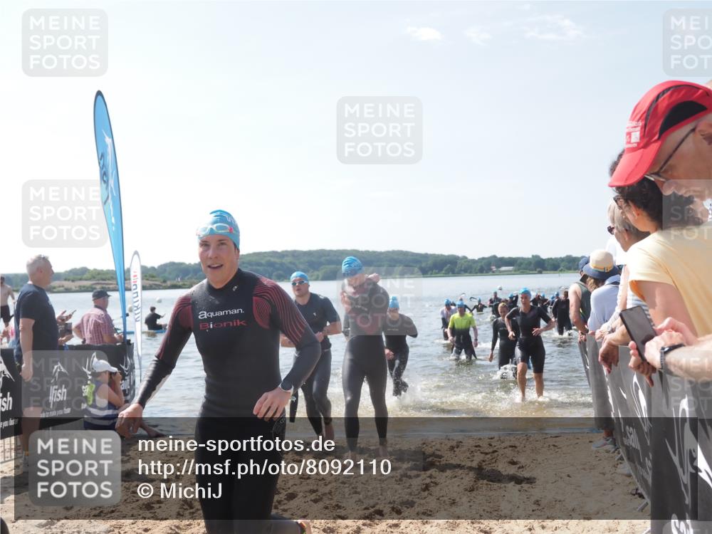 22.06.2025 - Viking Triathlon MichiJ http://msf.ph/oto/8092110 22.06.2025 10:39:06 Schwimmen 40, 57, 79, 148, 181, 182, 185, 210, 276, 295, 351, 386, 408, 416, 451, 536, 654 meine-sportfotos.de