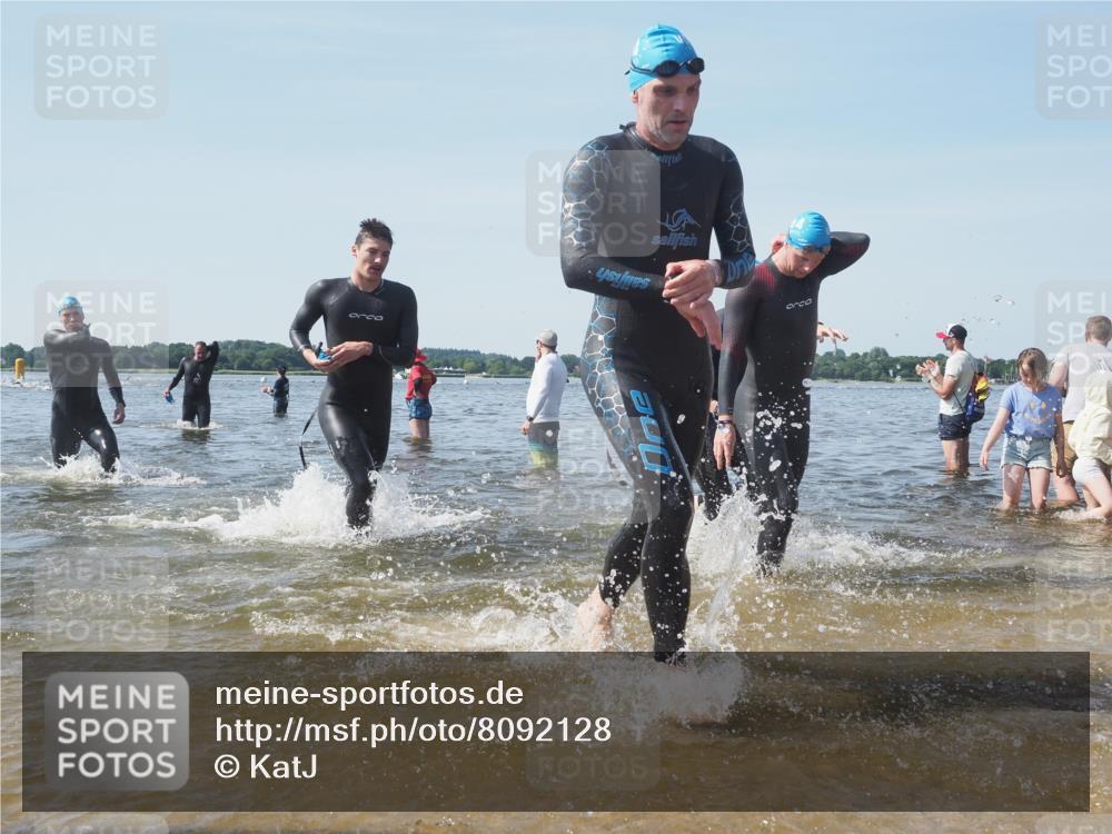 22.06.2025 - Viking Triathlon KatJ http://msf.ph/oto/8092128 22.06.2025 10:28:06 Schwimmen 14, 90, 178, 196, 289, 367, 401, 616 meine-sportfotos.de
