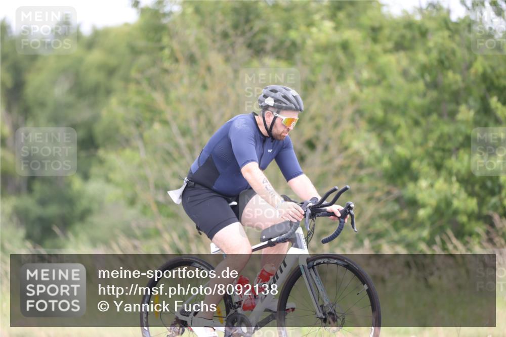 22.06.2025 - Viking Triathlon Yannick Fuchs http://msf.ph/oto/8092138 22.06.2025 13:31:52 Radfahren 402 meine-sportfotos.de