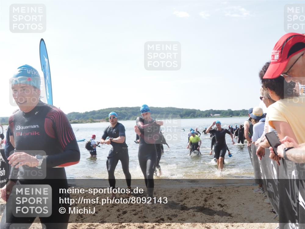 22.06.2025 - Viking Triathlon MichiJ http://msf.ph/oto/8092143 22.06.2025 10:39:07 Schwimmen 40, 57, 79, 148, 181, 182, 185, 276, 295, 351, 386, 408, 416, 451, 536, 654 meine-sportfotos.de