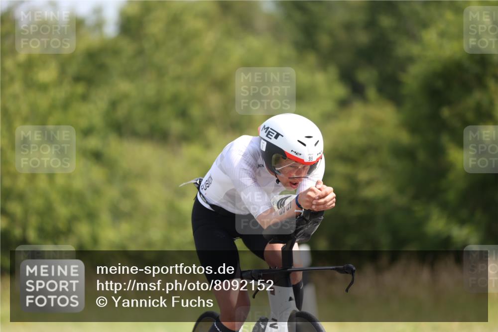 22.06.2025 - Viking Triathlon Yannick Fuchs http://msf.ph/oto/8092152 22.06.2025 11:13:01 Radfahren 99, 168, 213, 406 meine-sportfotos.de
