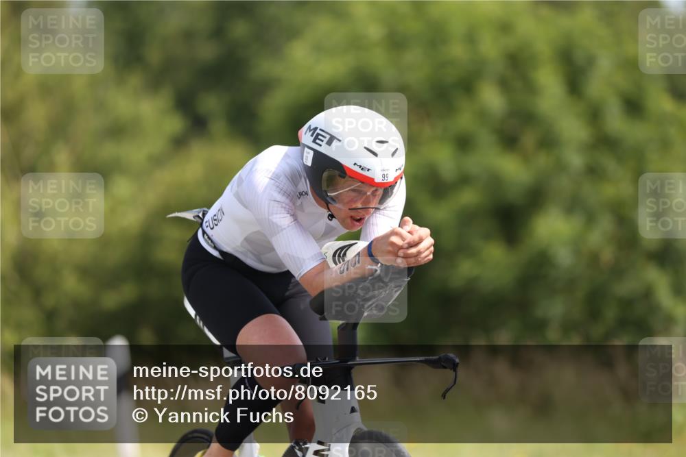 22.06.2025 - Viking Triathlon Yannick Fuchs http://msf.ph/oto/8092165 22.06.2025 11:13:01 Radfahren 99, 168, 213, 406 meine-sportfotos.de