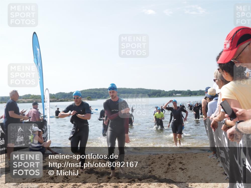 22.06.2025 - Viking Triathlon MichiJ http://msf.ph/oto/8092167 22.06.2025 10:39:07 Schwimmen 40, 57, 79, 148, 181, 182, 185, 276, 295, 351, 386, 408, 416, 451, 536, 654 meine-sportfotos.de