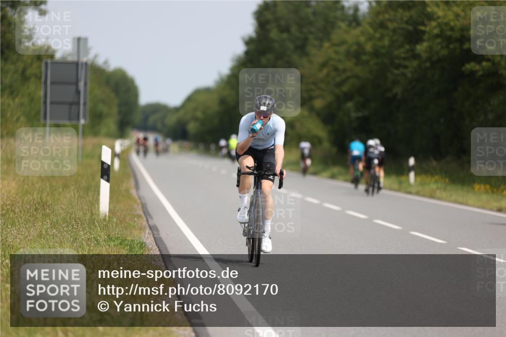 22.06.2025 - Viking Triathlon Yannick Fuchs http://msf.ph/oto/8092170 22.06.2025 11:54:37 Radfahren 65, 357, 369, 421, 641, 649 meine-sportfotos.de