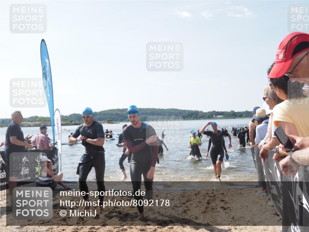 22.06.2025 - Viking Triathlon MichiJ http://msf.ph/oto/8092178 22.06.2025 10:39:07 Schwimmen 40, 57, 79, 148, 181, 182, 185, 276, 295, 351, 386, 408, 416, 451, 536, 654 meine-sportfotos.de