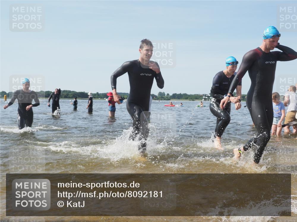 22.06.2025 - Viking Triathlon KatJ http://msf.ph/oto/8092181 22.06.2025 10:28:06 Schwimmen 14, 90, 178, 196, 289, 367, 401, 616 meine-sportfotos.de