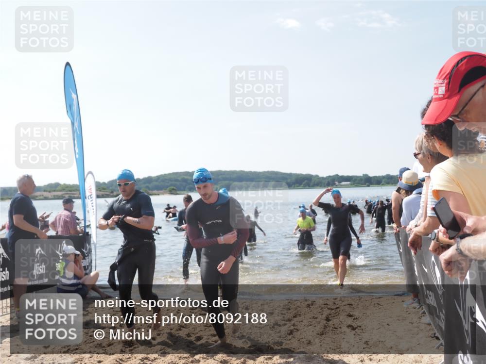 22.06.2025 - Viking Triathlon MichiJ http://msf.ph/oto/8092188 22.06.2025 10:39:07 Schwimmen 40, 57, 79, 148, 181, 182, 185, 276, 295, 351, 386, 408, 416, 451, 536, 654 meine-sportfotos.de
