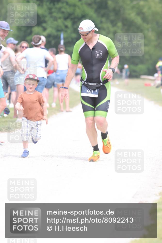 22.06.2025 - Viking Triathlon H.Heesch http://msf.ph/oto/8092243 22.06.2025 15:14:11 Laufen 281 meine-sportfotos.de