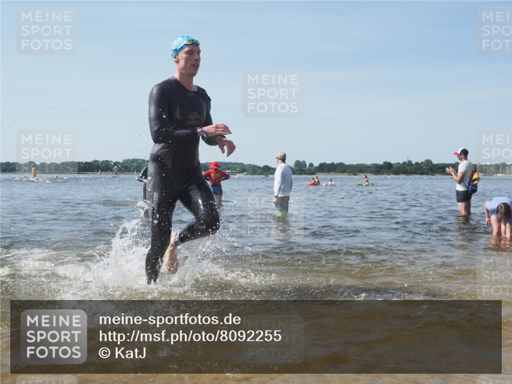22.06.2025 - Viking Triathlon KatJ http://msf.ph/oto/8092255 22.06.2025 10:28:09 Schwimmen 14, 178, 196, 367, 401 meine-sportfotos.de
