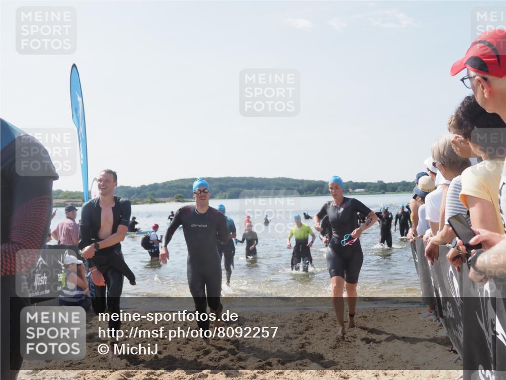 22.06.2025 - Viking Triathlon MichiJ http://msf.ph/oto/8092257 22.06.2025 10:39:09 Schwimmen 79, 148, 181, 182, 185, 276, 295, 351, 386, 408, 416, 451, 536, 654 meine-sportfotos.de