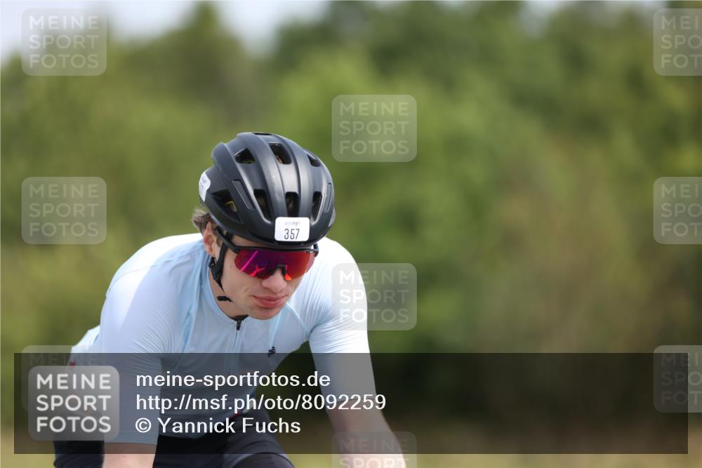 22.06.2025 - Viking Triathlon Yannick Fuchs http://msf.ph/oto/8092259 22.06.2025 11:54:40 Radfahren 25, 65, 66, 357, 369, 636, 641, 649 meine-sportfotos.de