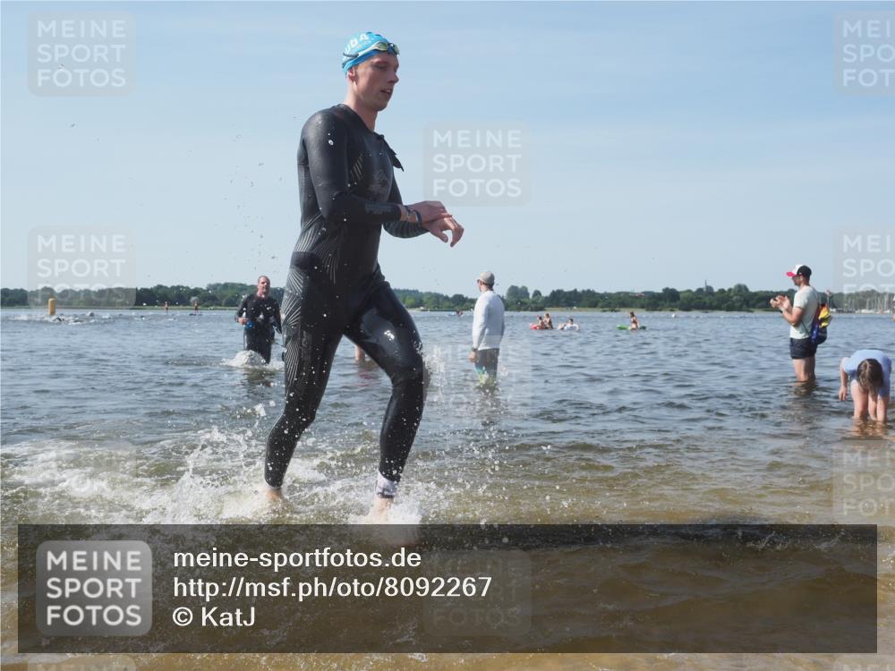 22.06.2025 - Viking Triathlon KatJ http://msf.ph/oto/8092267 22.06.2025 10:28:09 Schwimmen 14, 178, 196, 367, 401 meine-sportfotos.de
