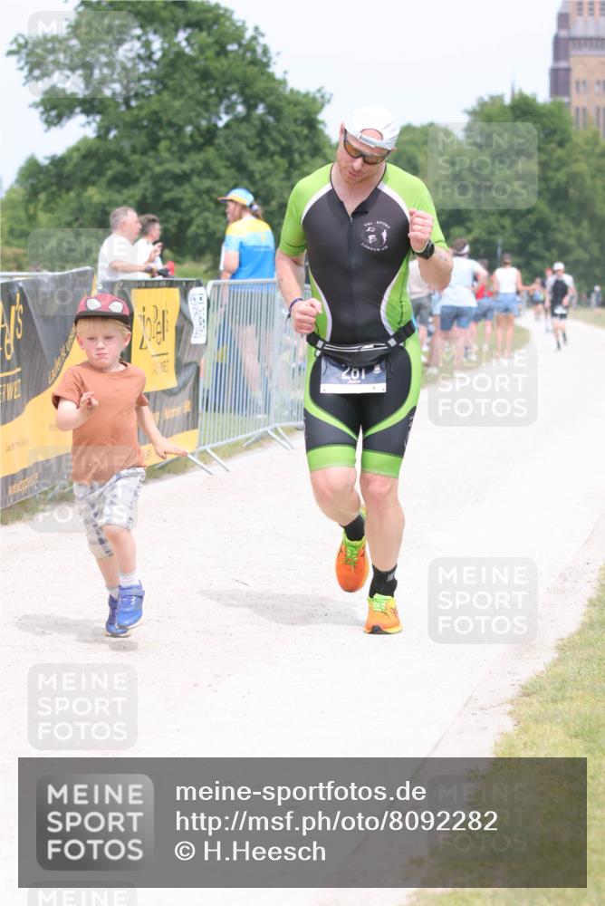 22.06.2025 - Viking Triathlon H.Heesch http://msf.ph/oto/8092282 22.06.2025 15:14:14 Laufen 281 meine-sportfotos.de