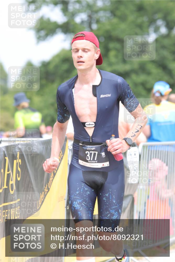 22.06.2025 - Viking Triathlon H.Heesch http://msf.ph/oto/8092321 22.06.2025 15:14:39 Laufen 377 meine-sportfotos.de