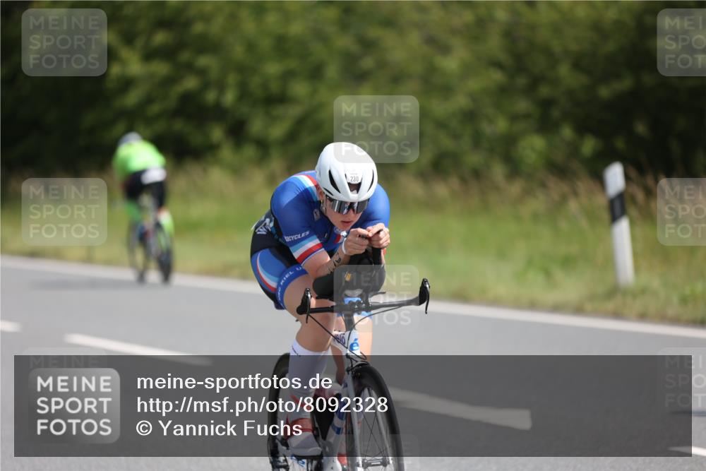 22.06.2025 - Viking Triathlon Yannick Fuchs http://msf.ph/oto/8092328 22.06.2025 11:14:41 Radfahren 60, 230, 261 meine-sportfotos.de