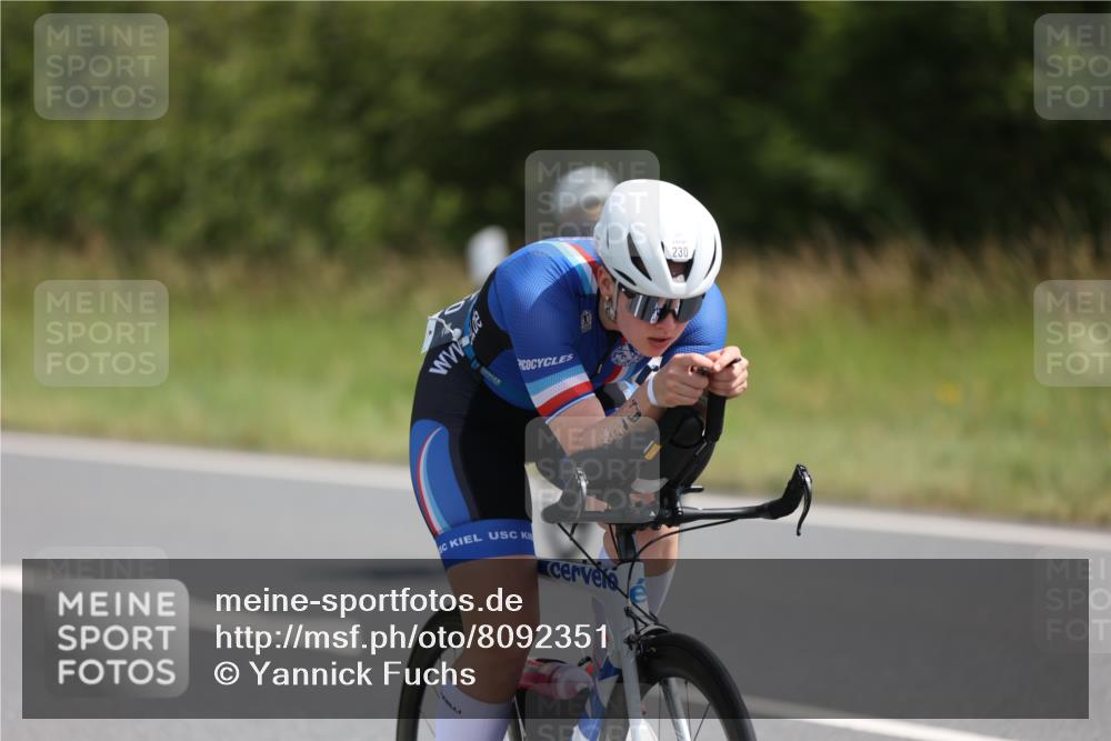 22.06.2025 - Viking Triathlon Yannick Fuchs http://msf.ph/oto/8092351 22.06.2025 11:14:41 Radfahren 60, 230, 261 meine-sportfotos.de