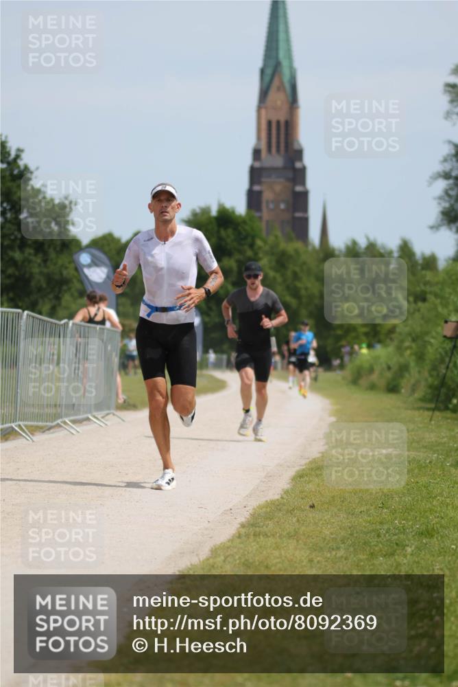 22.06.2025 - Viking Triathlon H.Heesch http://msf.ph/oto/8092369 22.06.2025 13:01:55 Laufen 271, 288, 555 meine-sportfotos.de
