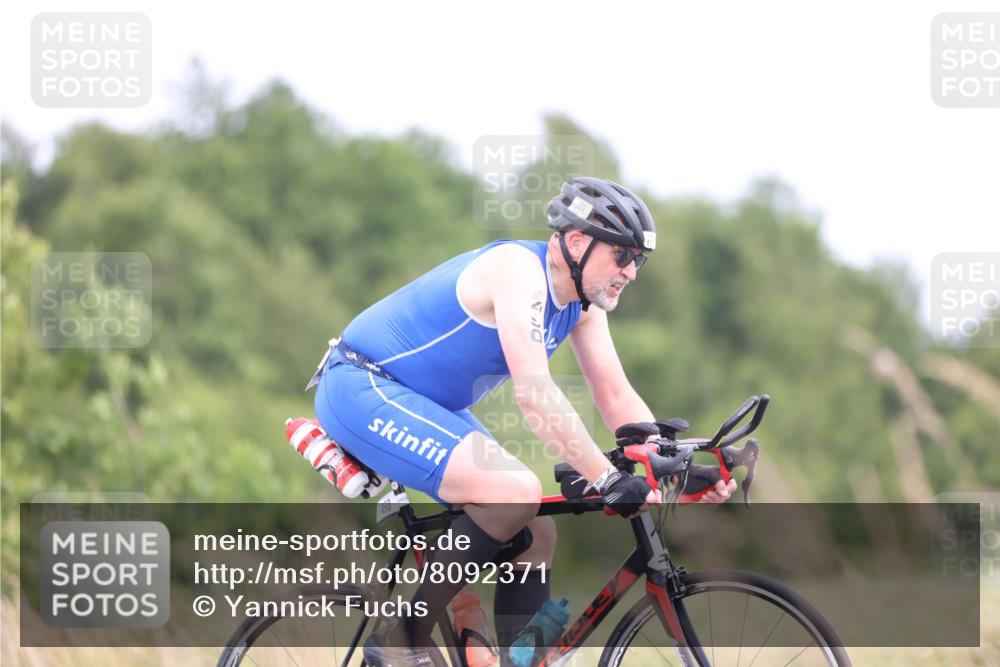 22.06.2025 - Viking Triathlon Yannick Fuchs http://msf.ph/oto/8092371 22.06.2025 13:33:00 Radfahren 490 meine-sportfotos.de