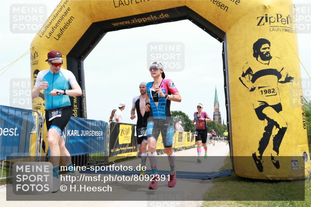 22.06.2025 - Viking Triathlon H.Heesch http://msf.ph/oto/8092391 22.06.2025 13:49:55 Laufen 9, 215, 390, 393 meine-sportfotos.de