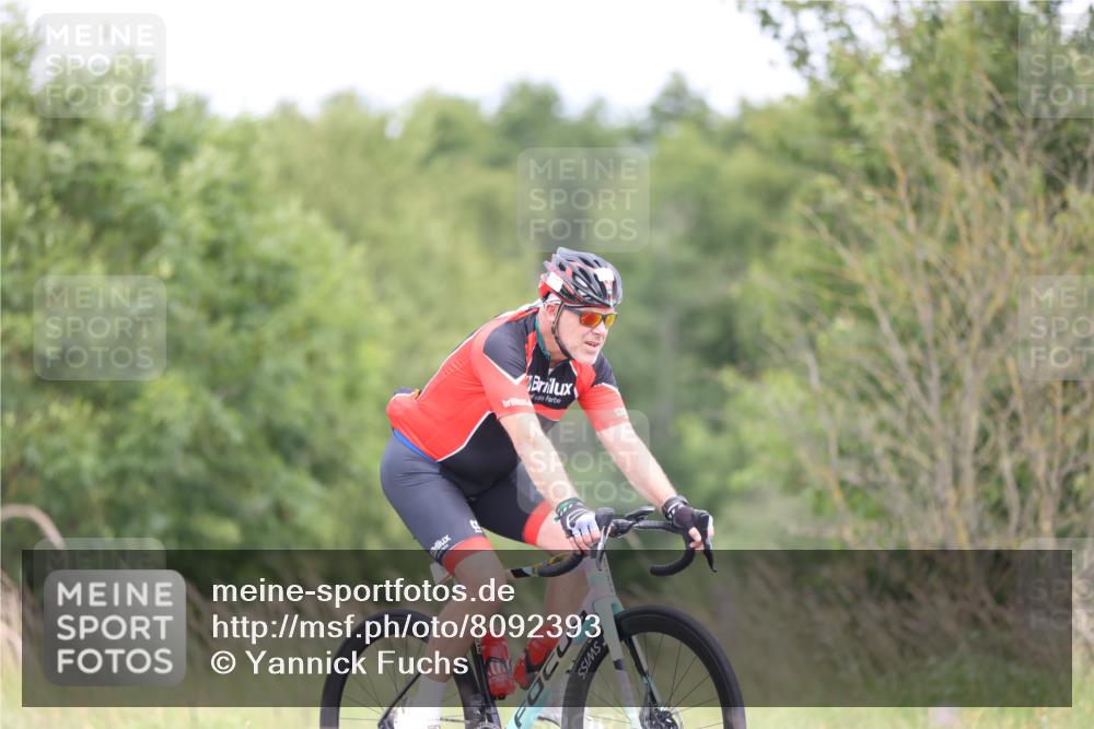 22.06.2025 - Viking Triathlon Yannick Fuchs http://msf.ph/oto/8092393 22.06.2025 13:33:43 Radfahren 130, 650 meine-sportfotos.de