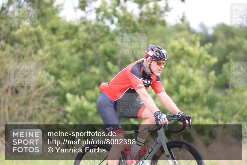 22.06.2025 - Viking Triathlon Yannick Fuchs http://msf.ph/oto/8092398 22.06.2025 13:33:43 Radfahren 130, 650 meine-sportfotos.de
